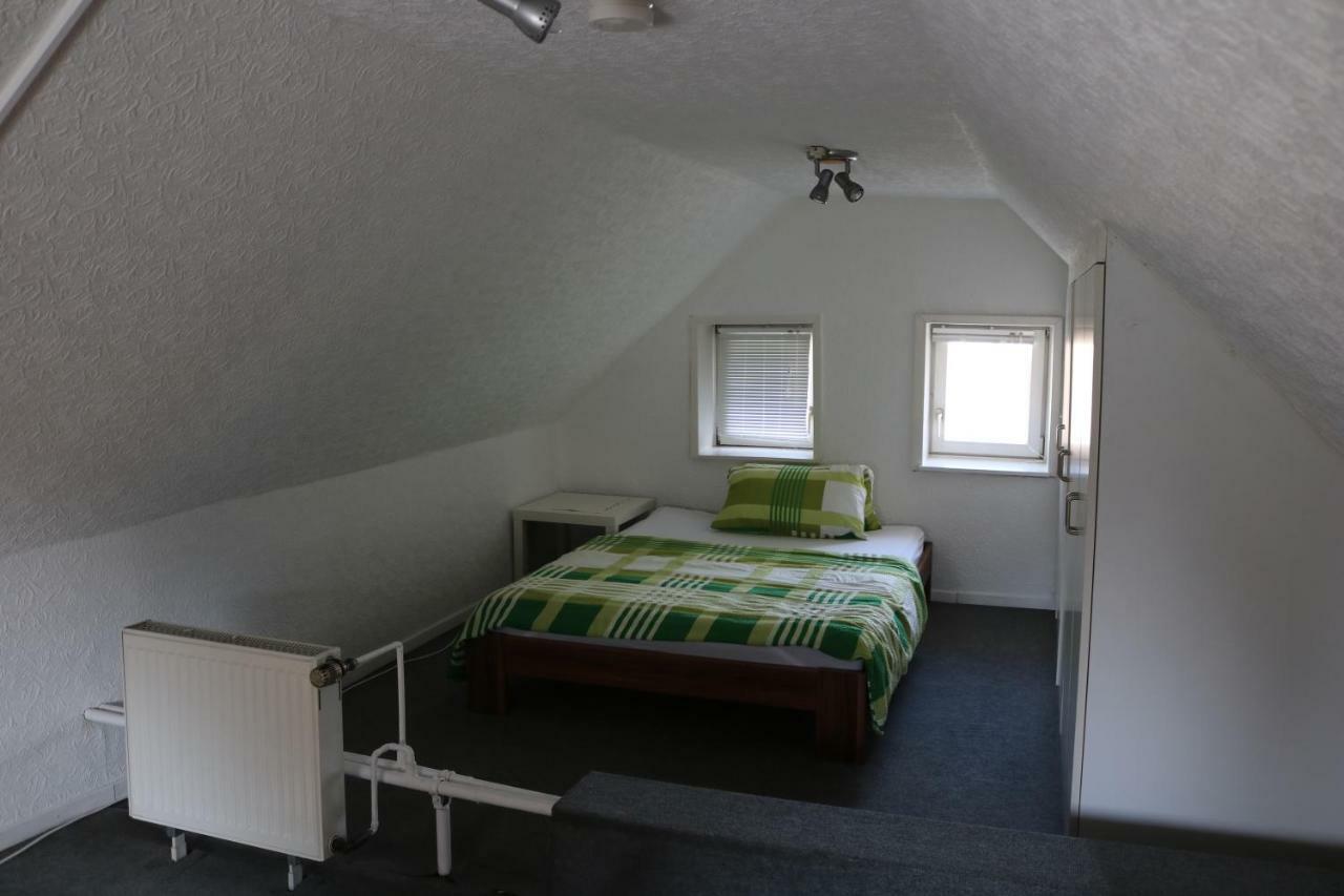Kleines, Gemuetliches Haeuschen Apartment Monchengladbach Bagian luar foto