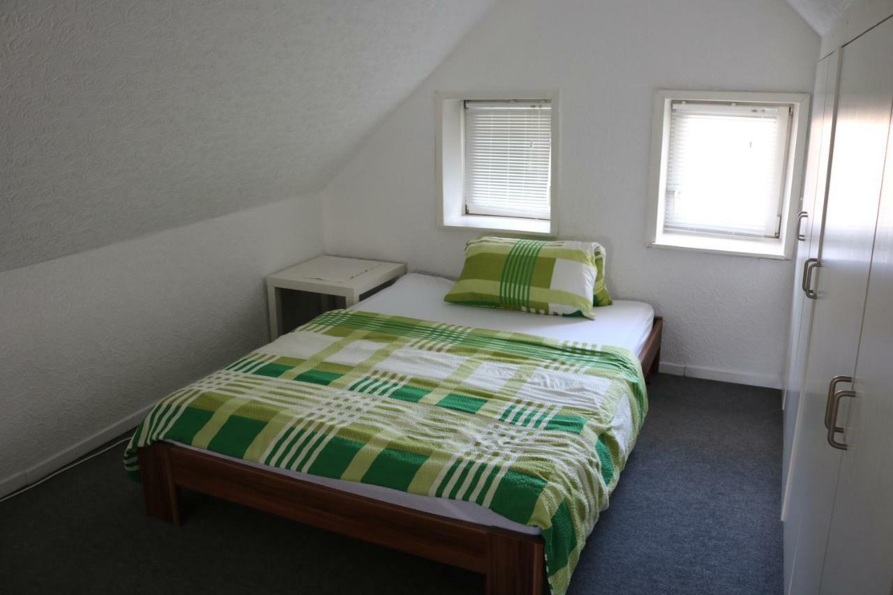 Kleines, Gemuetliches Haeuschen Apartment Monchengladbach Bagian luar foto